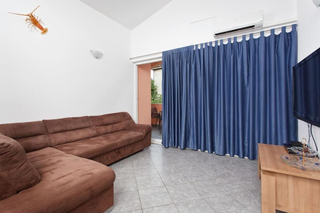 Apartments Mani Trogir Exterior foto