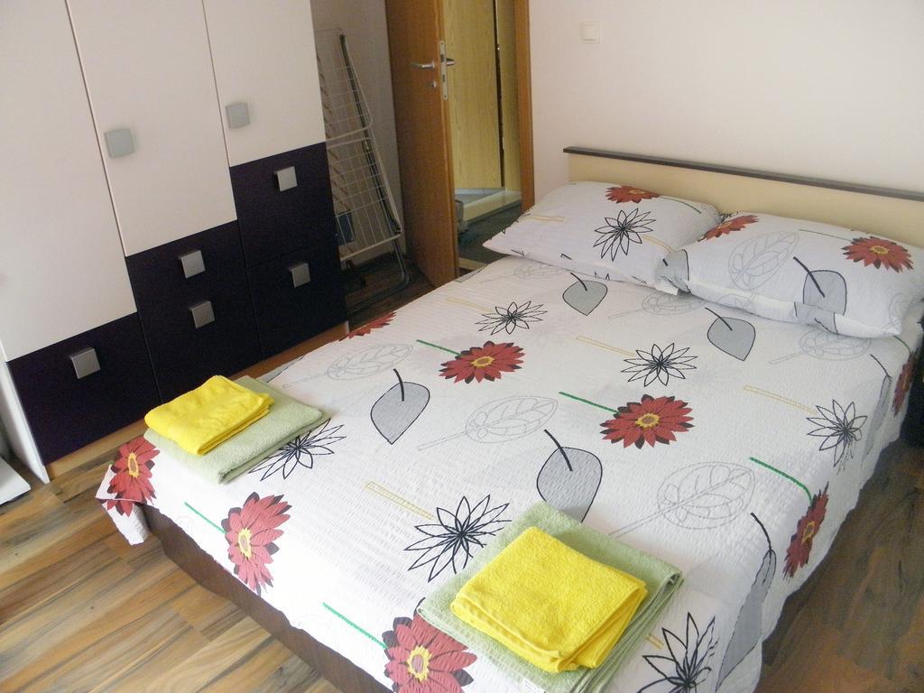 Apartments Mani Trogir Cameră foto