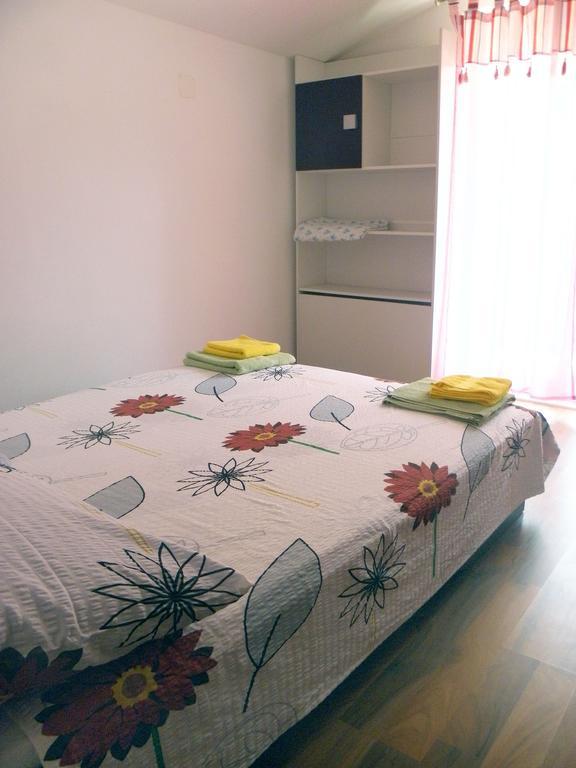 Apartments Mani Trogir Cameră foto